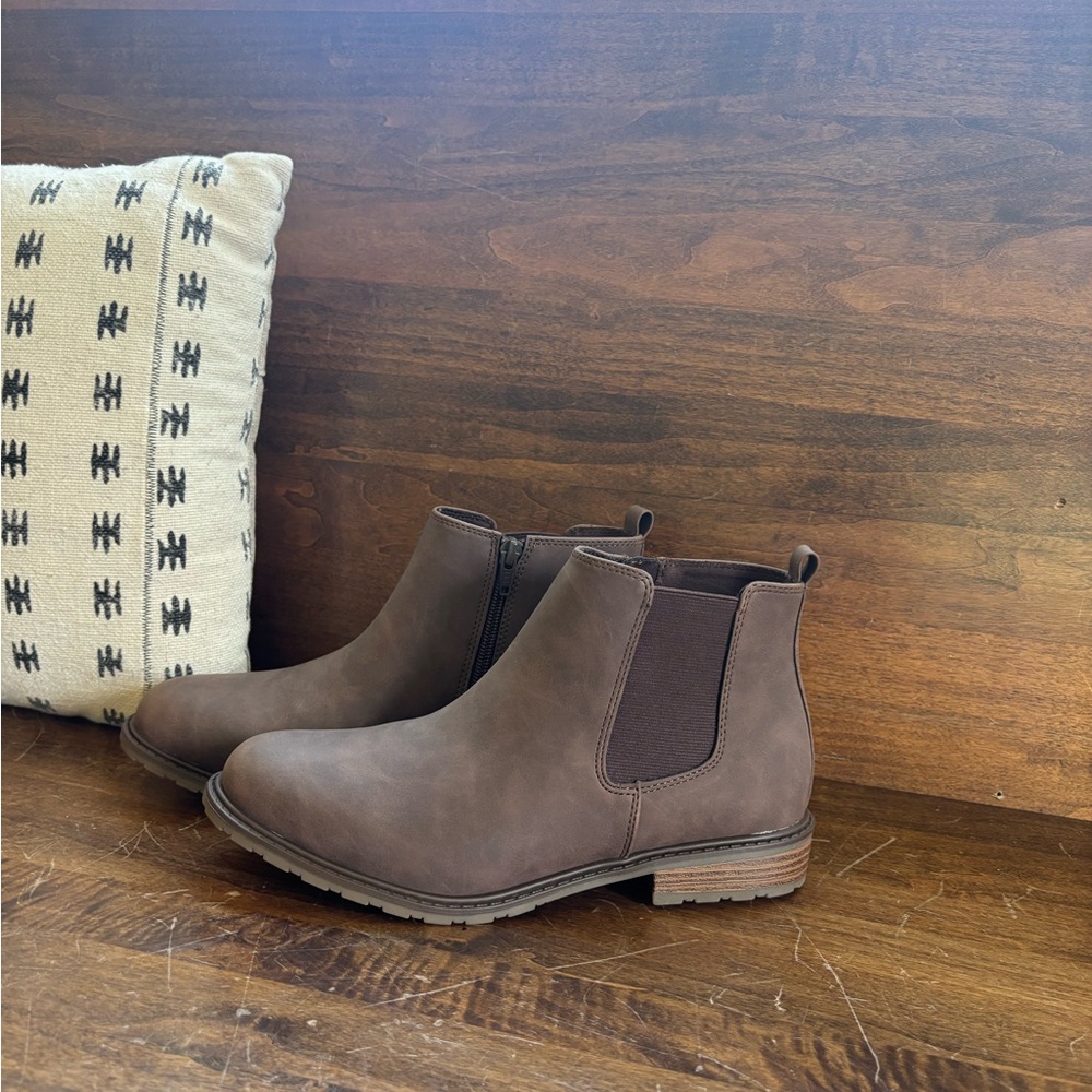 Women’s Brown Caching Booties